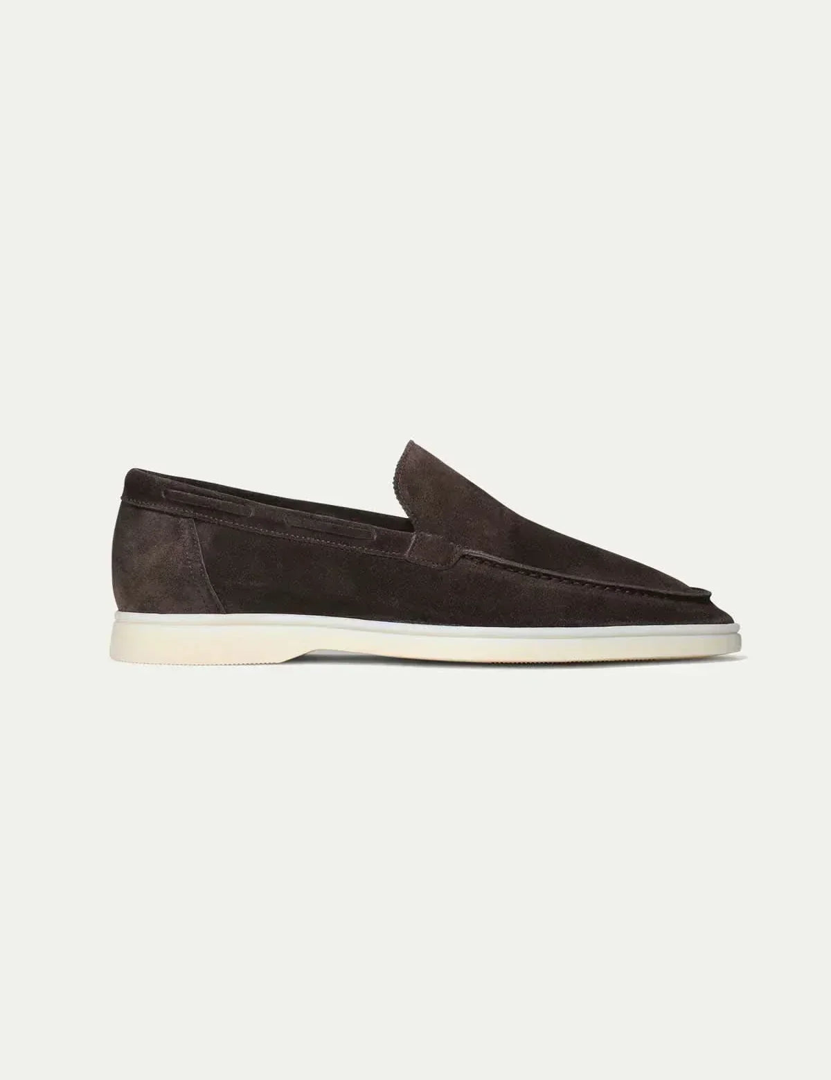 Montacour_brown2_2d5c68a8-a309-493f-9244-a5ee638af81f.webp